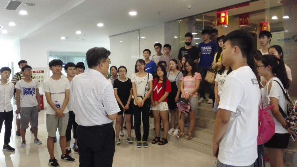 參觀學(xué)習(xí).jpg 參觀學(xué)習(xí).jpg